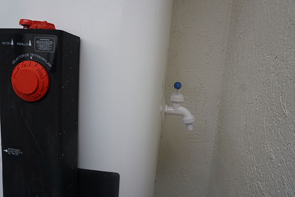 Llave multiusos para boiler