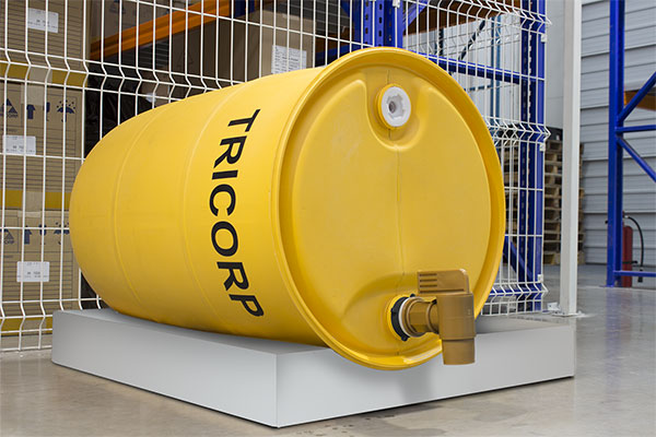 Application fot adaptor for 2" half-turn spigot for plastic drums